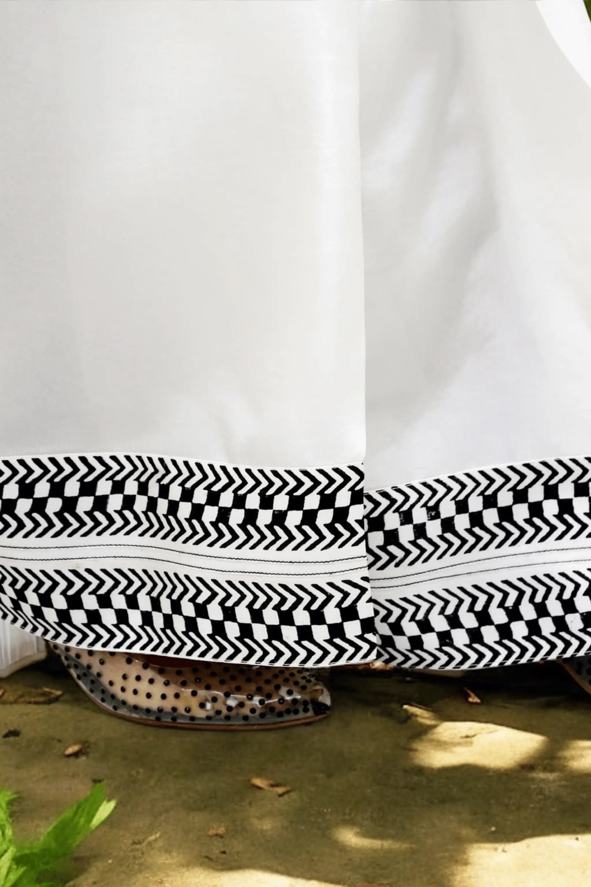 Black & white 3-piece embroidered dress for festive occasions – AOI LIBAS