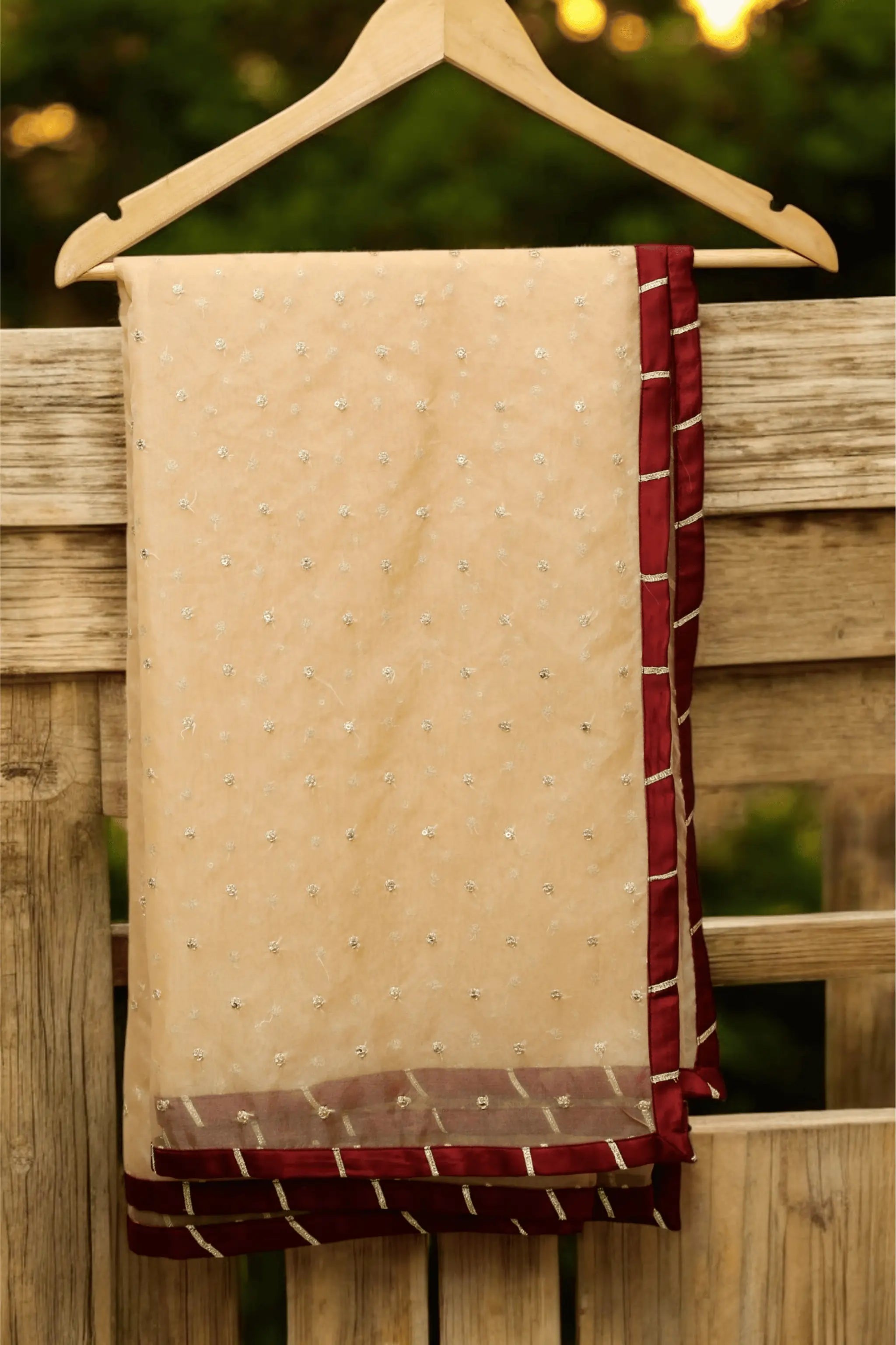 Detailed sleeve embroidery of Sand Drift outfit