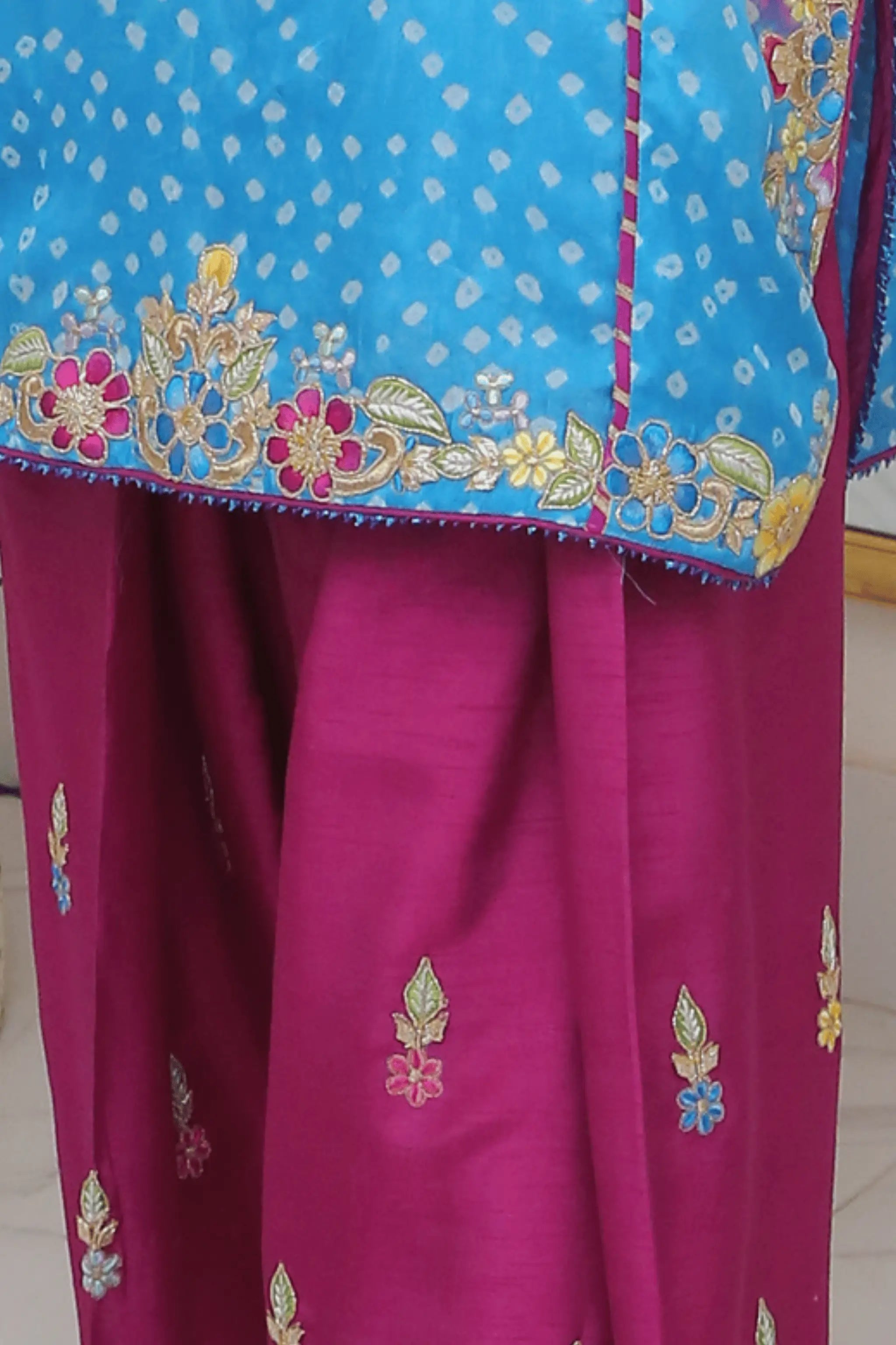 AOI LIBAS Chunri Glow – vibrant mehndi/mayun wedding dress