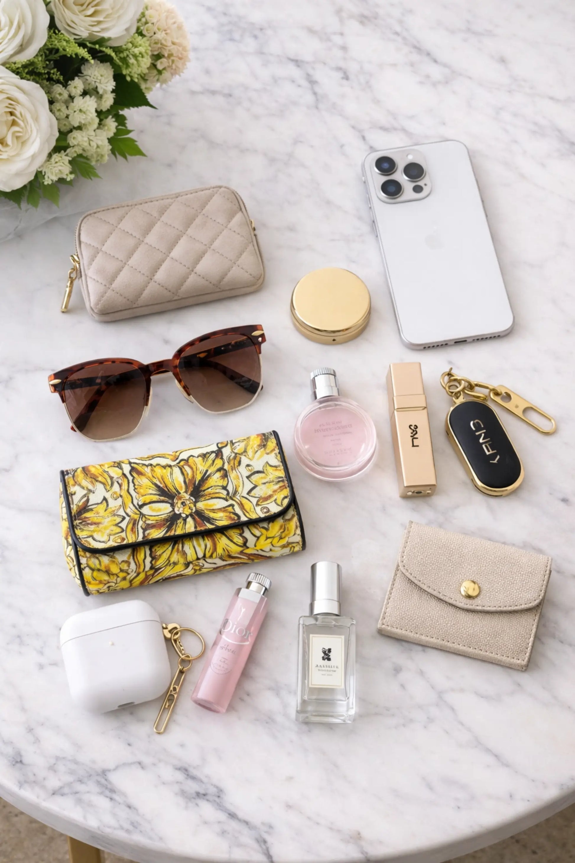 European style straw handbag for everyday and outdoor use