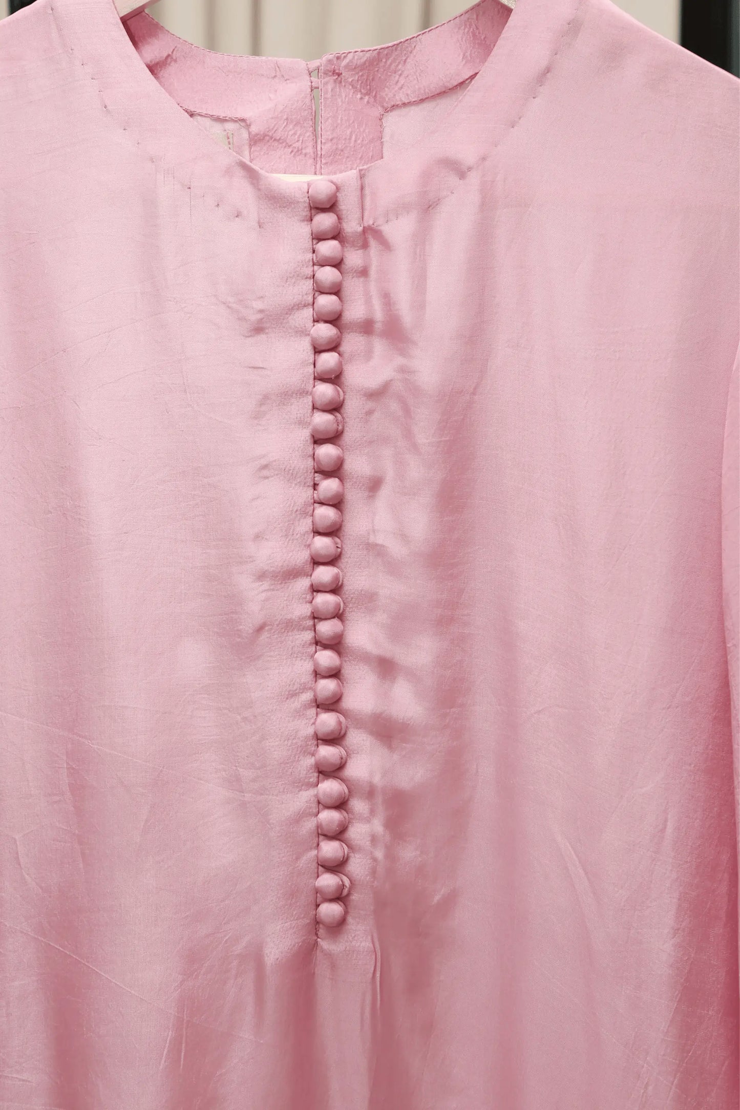 Pink tussle silk shirt with matching trousers – Blossom outfit side view