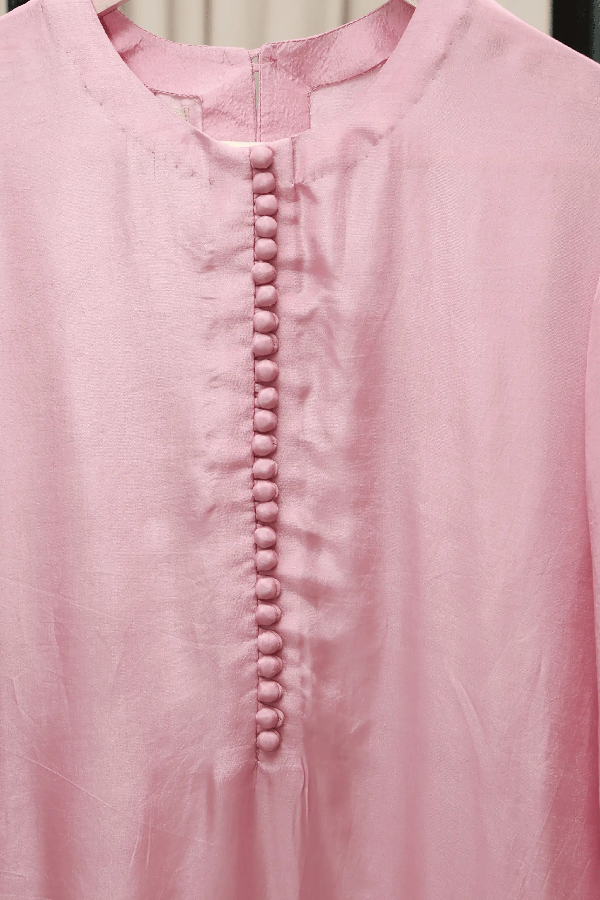 Pink tussle silk shirt with matching trousers – Blossom outfit side view